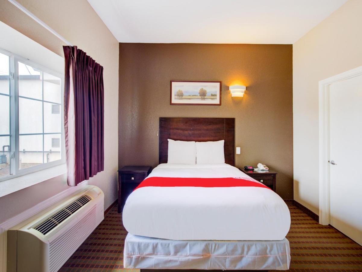 Hotel Dilley Grand Εξωτερικό φωτογραφία