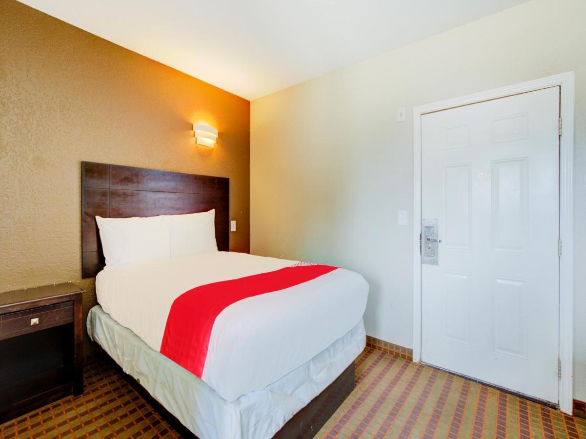 Hotel Dilley Grand Εξωτερικό φωτογραφία