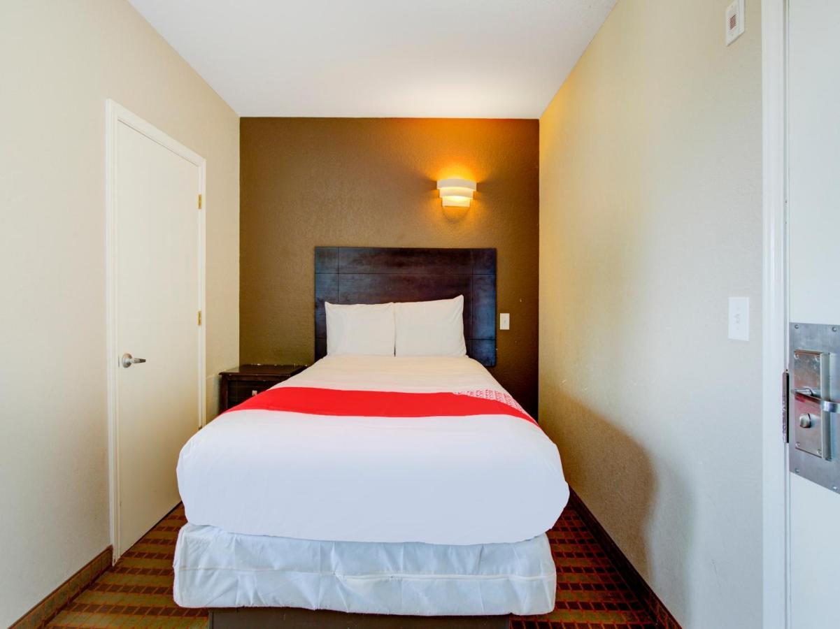 Hotel Dilley Grand Εξωτερικό φωτογραφία