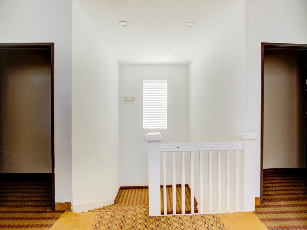 Hotel Dilley Grand Εξωτερικό φωτογραφία