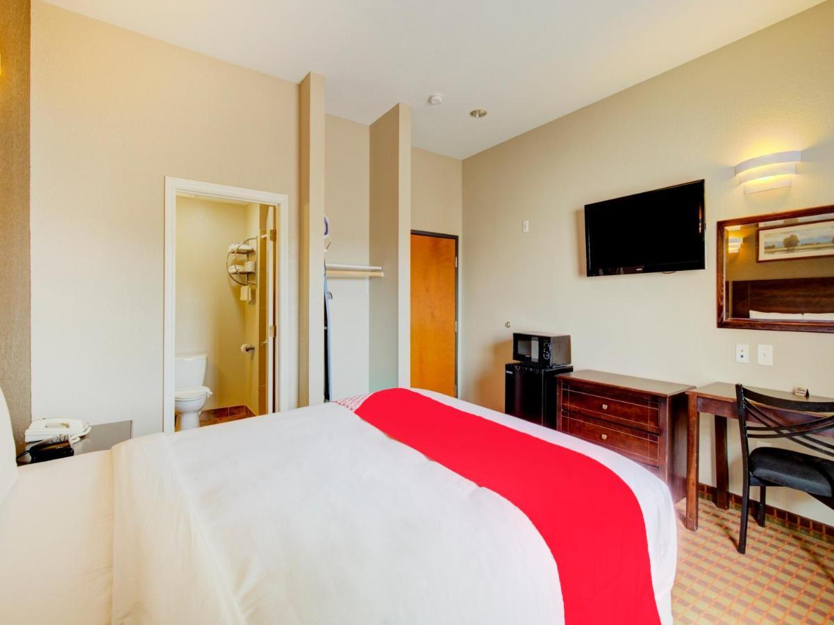 Hotel Dilley Grand Εξωτερικό φωτογραφία