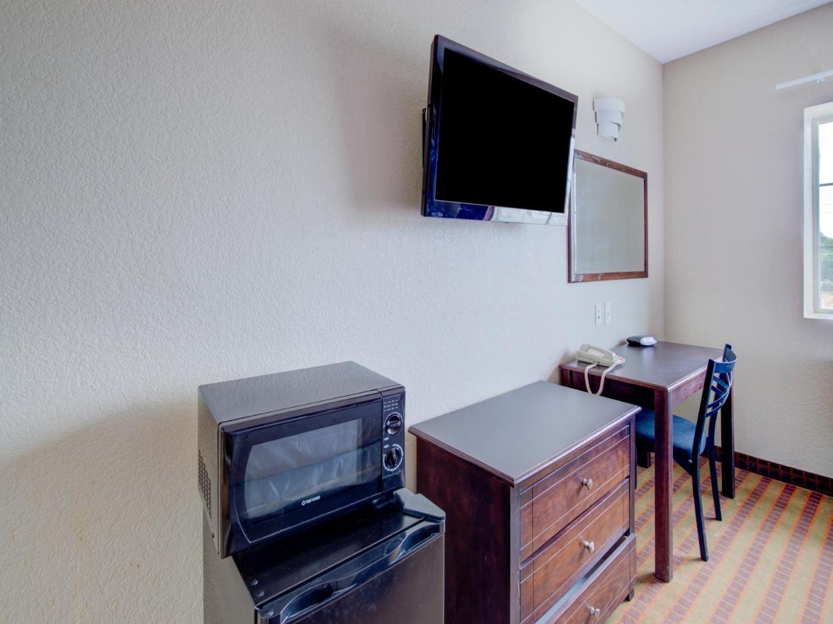 Hotel Dilley Grand Εξωτερικό φωτογραφία