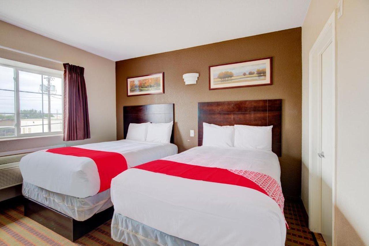 Hotel Dilley Grand Εξωτερικό φωτογραφία