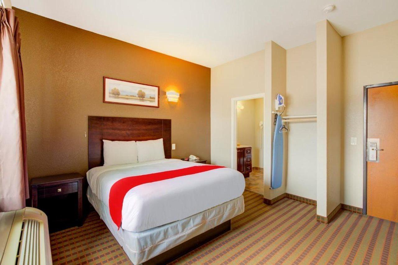 Hotel Dilley Grand Εξωτερικό φωτογραφία
