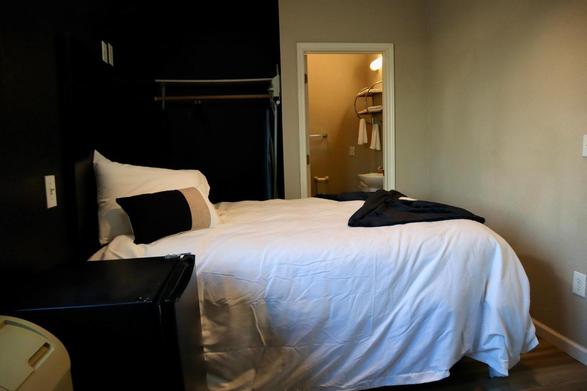 Hotel Dilley Grand Δωμάτιο φωτογραφία