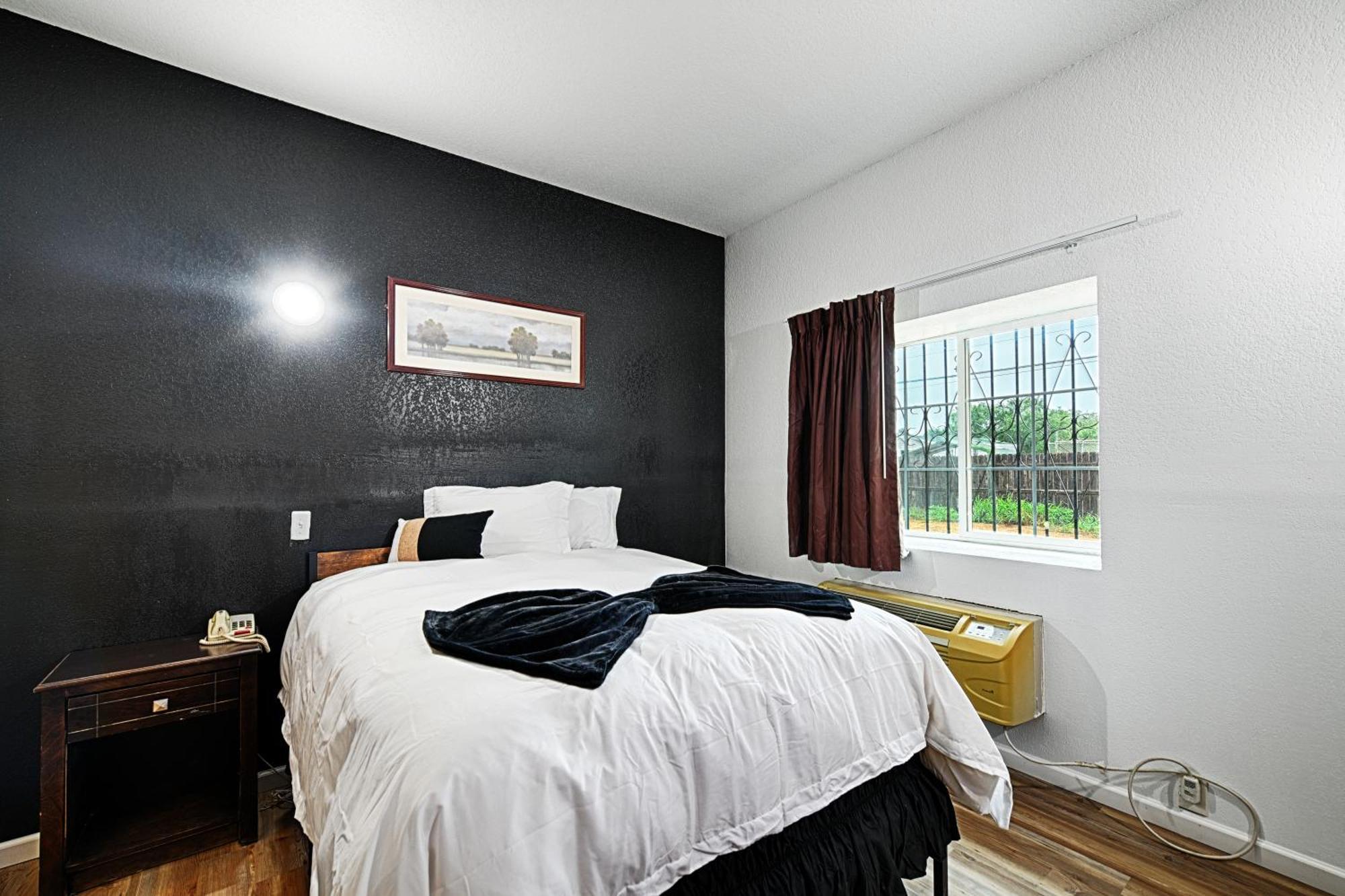 Hotel Dilley Grand Εξωτερικό φωτογραφία