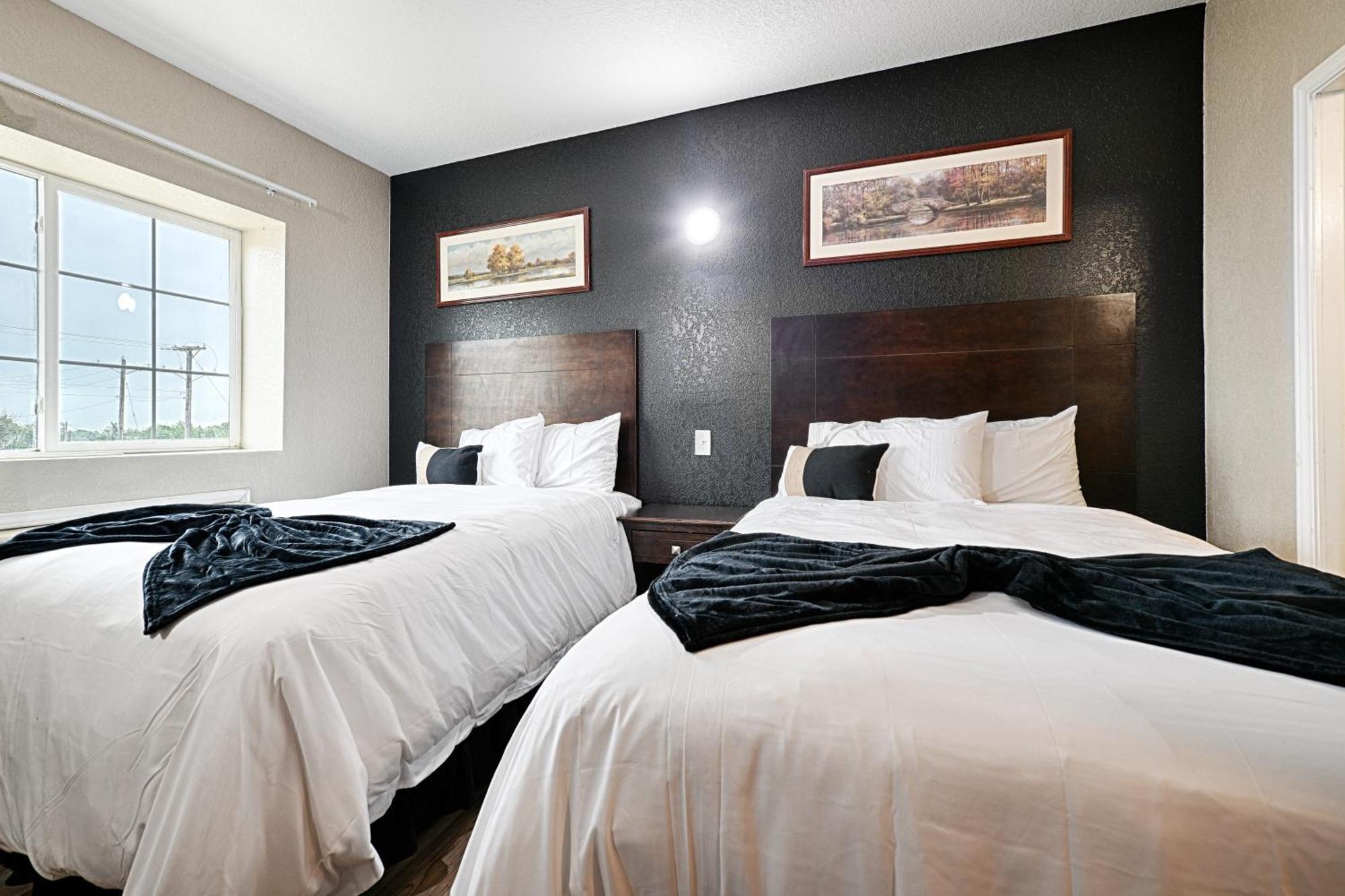Hotel Dilley Grand Εξωτερικό φωτογραφία